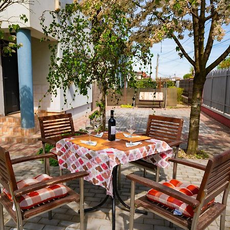 Pitstop Apartments Dumbravita  Ngoại thất bức ảnh