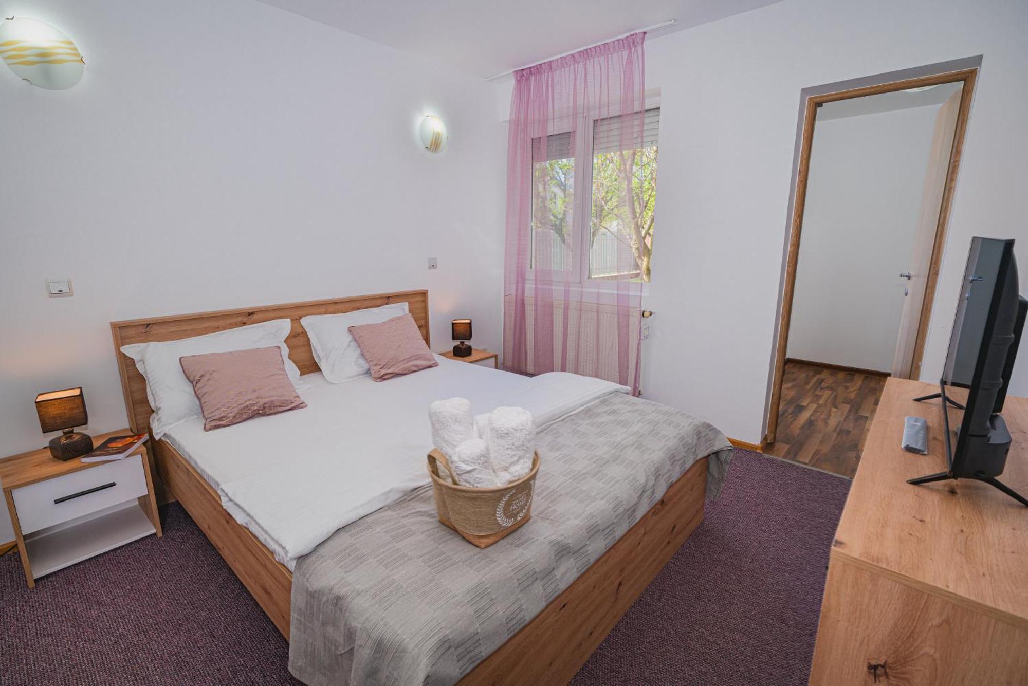 Pitstop Apartments Dumbravita  Ngoại thất bức ảnh
