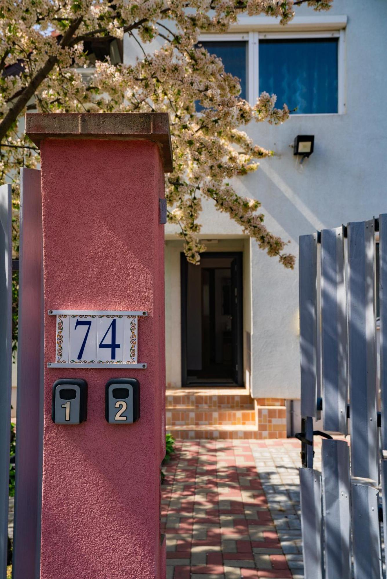 Pitstop Apartments Dumbravita  Ngoại thất bức ảnh